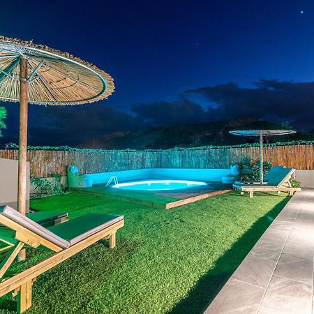 Cozy House With Pool Near Beach Gazi Exterior photo