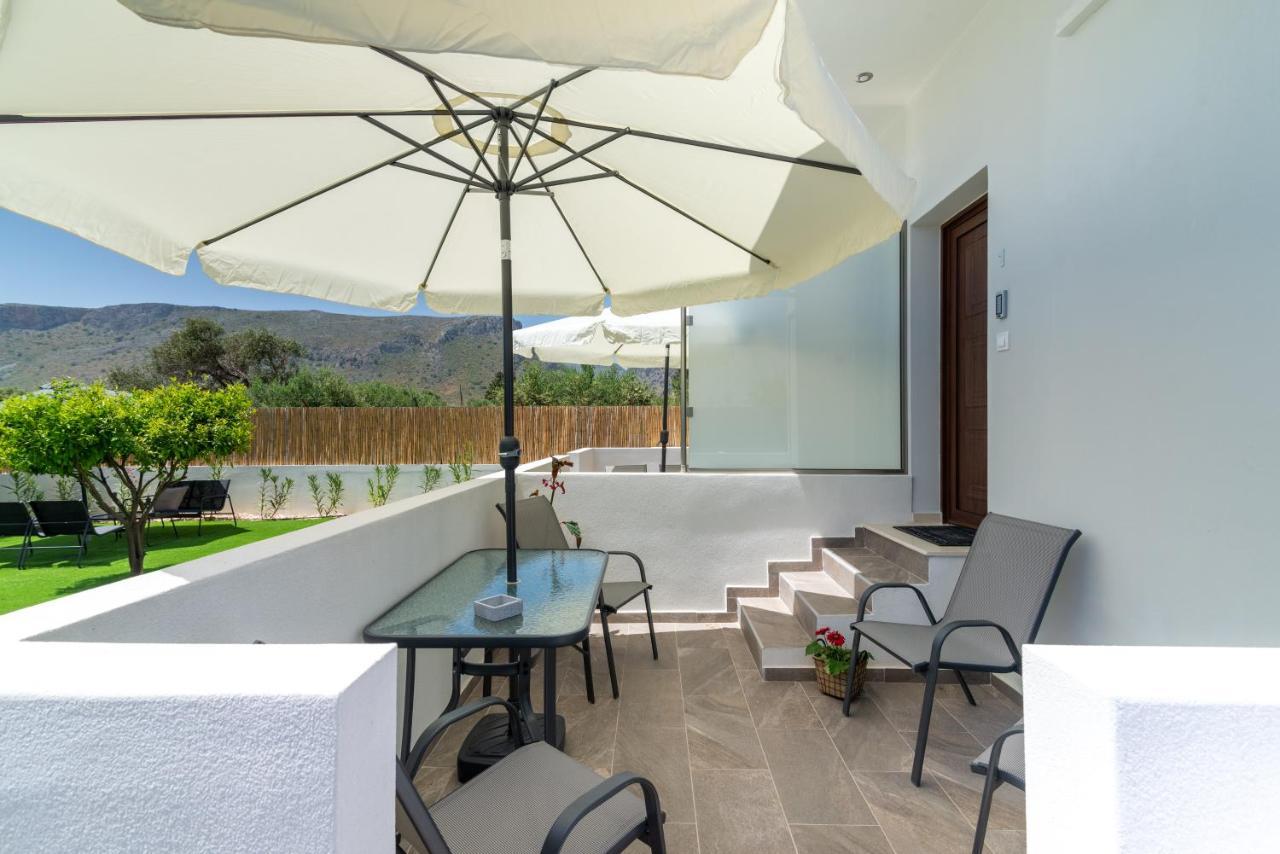 Cozy House With Pool Near Beach Gazi Exterior photo