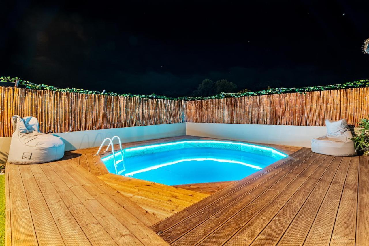 Cozy House With Pool Near Beach Gazi Exterior photo